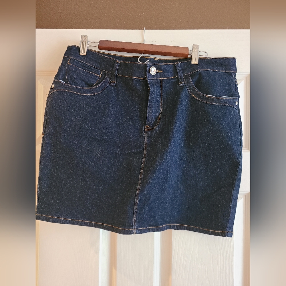 Venus size 16 denim mini skirt